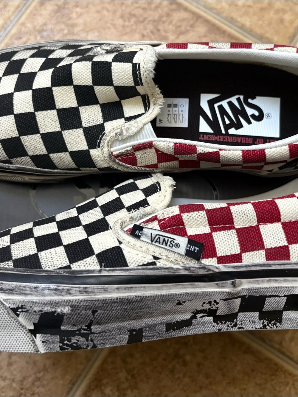 VANS LX CLASSIC SLIP-ON 98 ACT OF DISAGREEMENT BLACK CHECKERBOARD